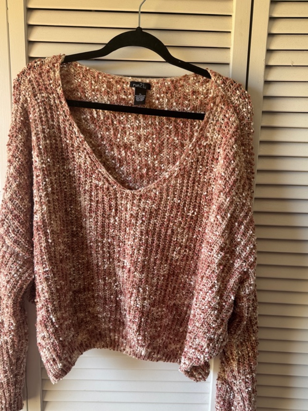 Rue21 Pink and Cream Marled V-Neck Chunky Knit Sweater
